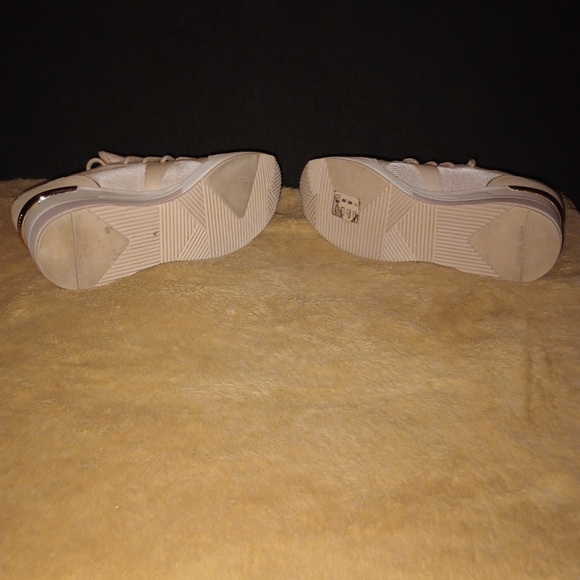 Michael kors Liv Trainer Wedge Sneakers Size 7.5 - Picture 9 of 11
